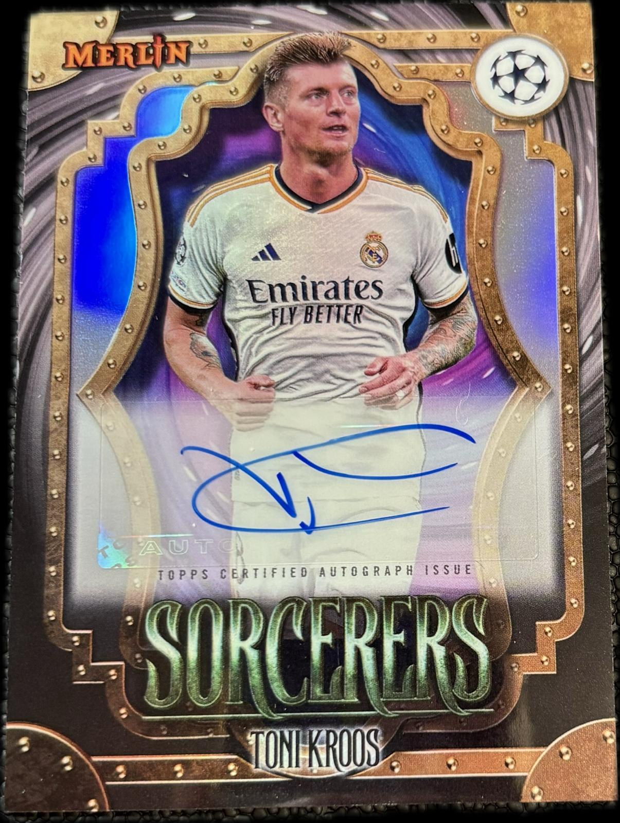 TONI KROOS SORCERERS AUTOGRAFO