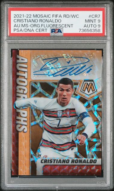 2021-2022 PANINI MOSAIC FIFA ROAD TO WORLD CUP AUTOGRAPHS MOSAIC #CR7 CRISTIANO RONALDO AU.MS-ORG.FLUORESCENT